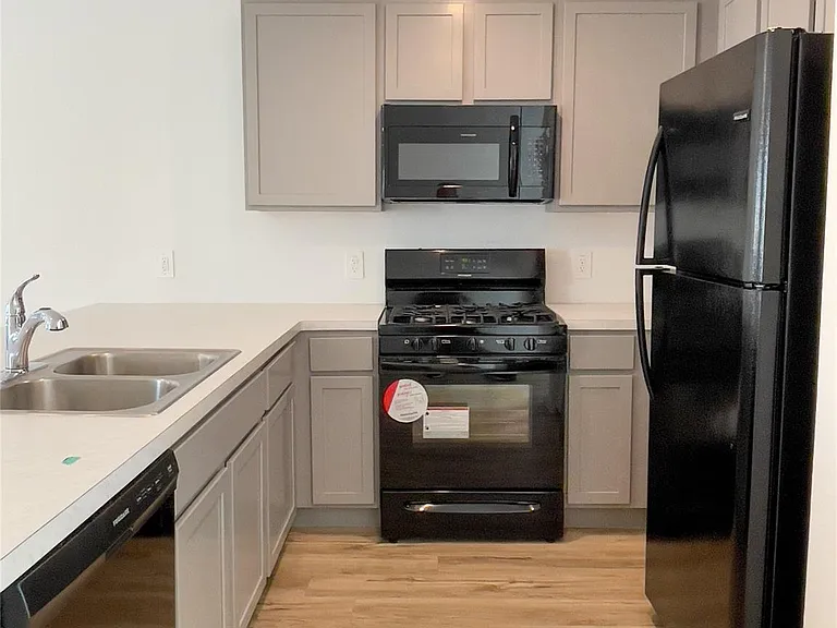 21811 Hickory Springs Ct — Photo 5