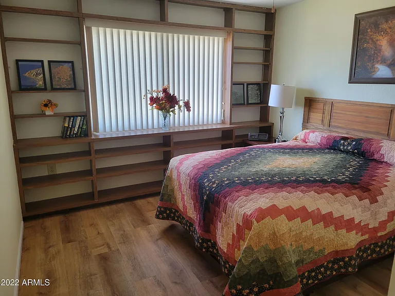 9714 W Hawthorn Ct — Photo 15