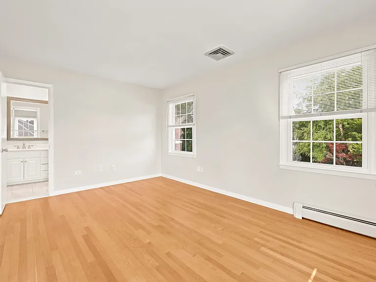 60 Oakland Ave — Photo 26