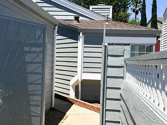 2nd image of 3439 Baywood Cir