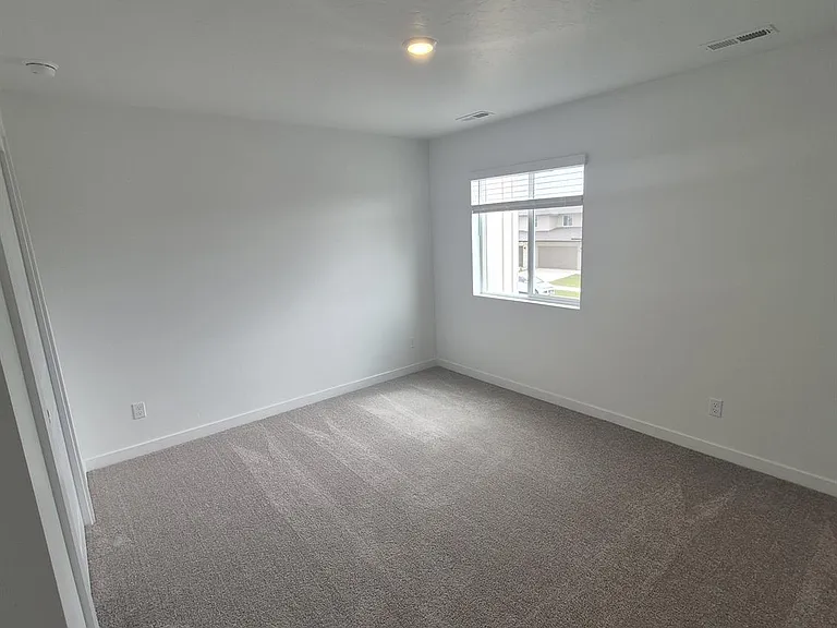 1749 N Big Star Ave — Photo 5