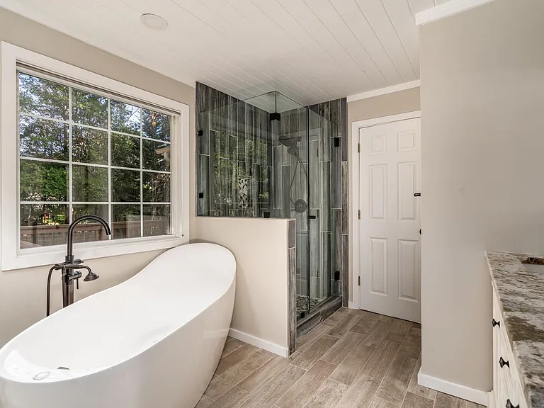 325 Dobbs Rd — Photo 18