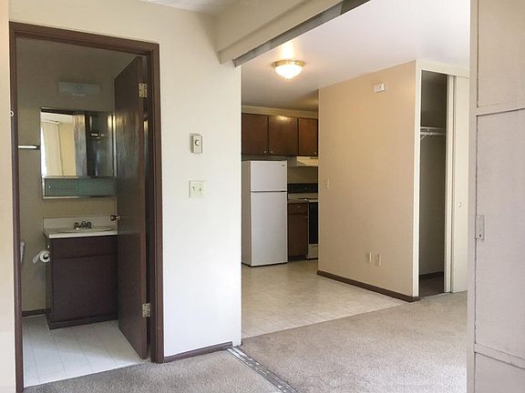 2nd image of 5515 15th Ave NE APT 201