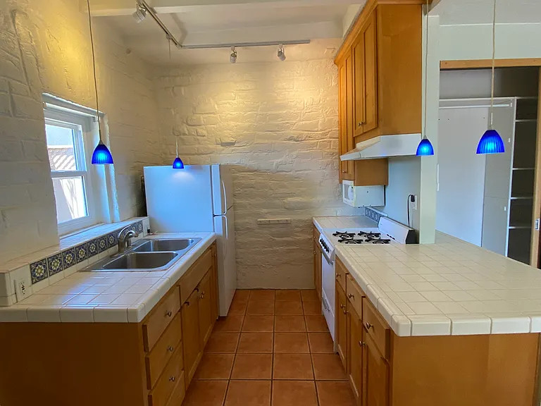 1201 Canter Rd — Photo 4