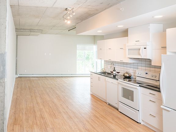 3rd image of 10610 82nd St NW #201