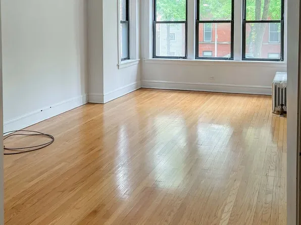 1470 W Byron St #1, Chicago, IL 60613