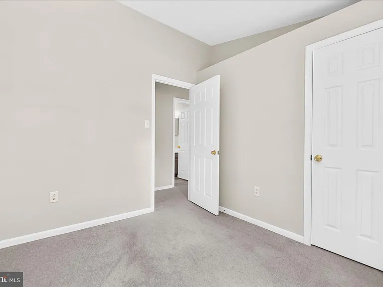 577 Quaker Ridge Ct — Photo 20