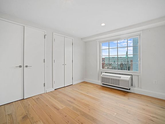 4th image of 555 Waverly Ave APT 6N