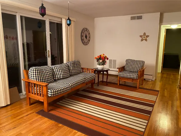 1245 Island Dr, Ann Arbor, MI