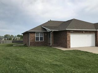 1525 W Garrett Ln, Ozark, MO 65721