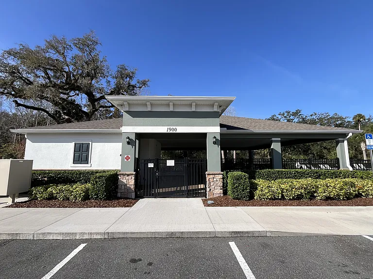 2219 Lake Preserve Cir — Photo 12