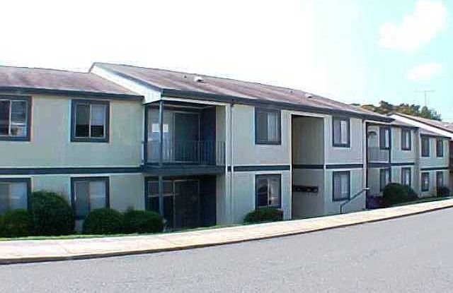 1st image of 1220 Moseley Dr APT 32