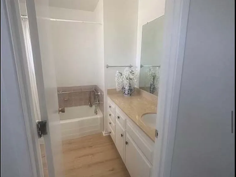 1121 W Mayberry Ave — Photo 6