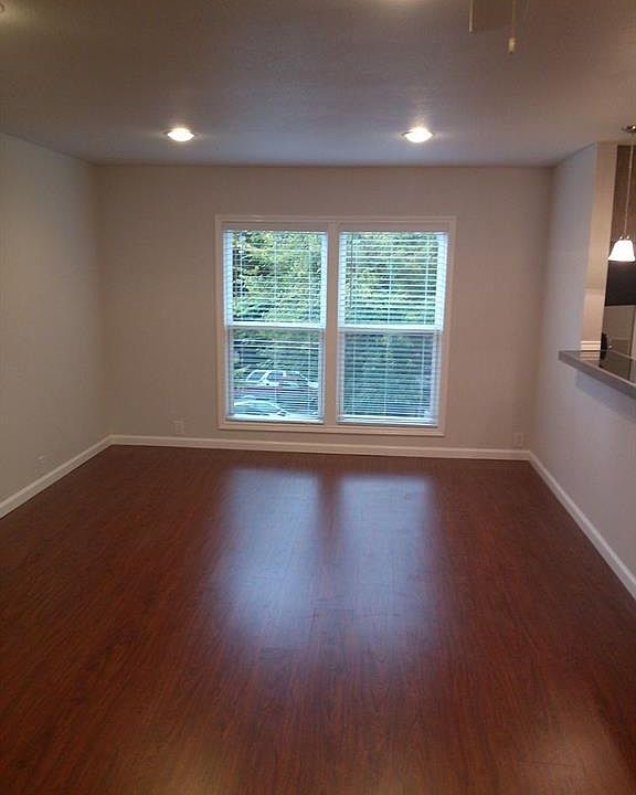 1st image of 5815 Phoenix Dr #14