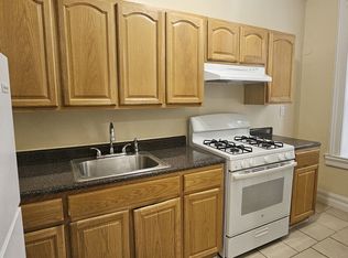 1525 Chapel St #205-B, New Haven, CT 06511