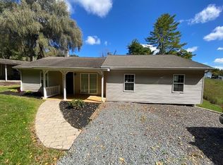345 Red Hill Rd, Hillsville, VA 24343