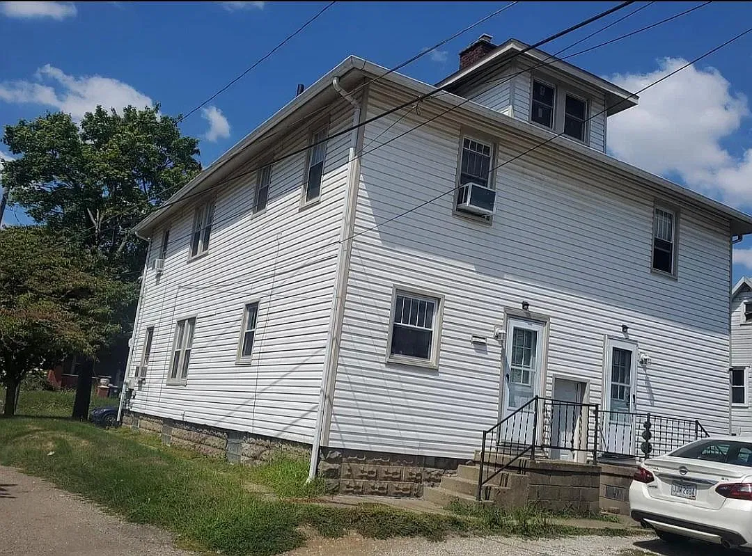116 Clarendon Ave NW — Photo 2