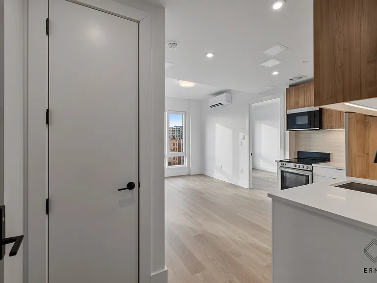 80 Linden Blvd #8R — Photo 2