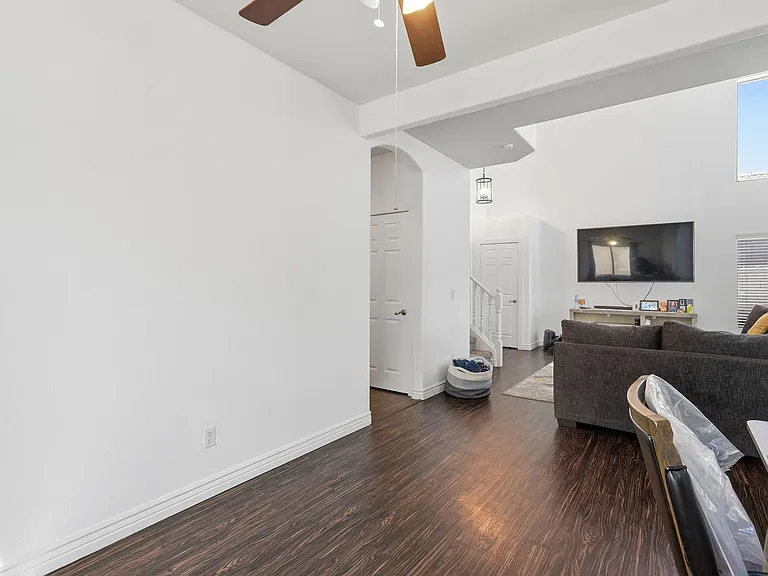 2033 N 107th Dr — Photo 14
