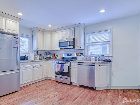 5th image of 186 Prigmore St