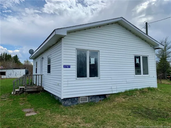 3787 Main St, Belledune, NB E8G 2K2
