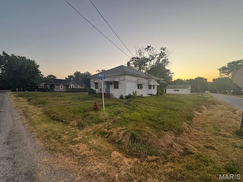 2nd image of 700 N Main St