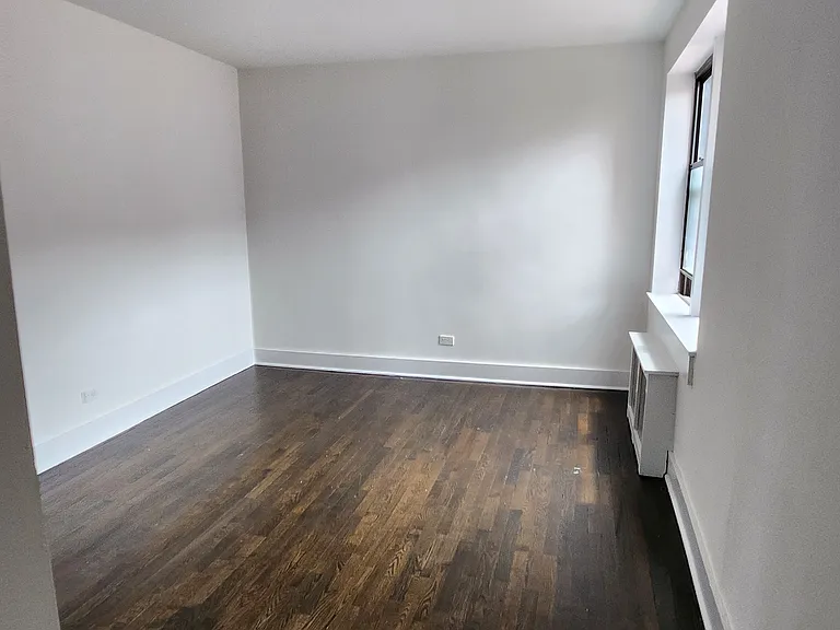 510 Riverdale Ave #7H — Photo 5