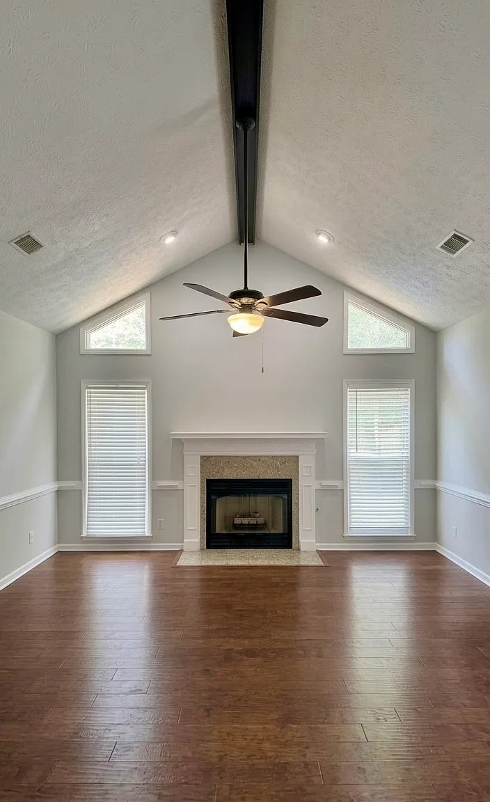 3 bed, 1452 sqft, $1,900 — Photo 3