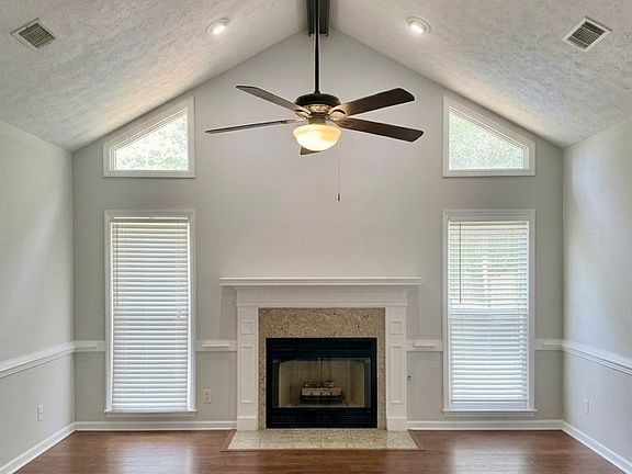 3rd image of 4558 Papaya Dr