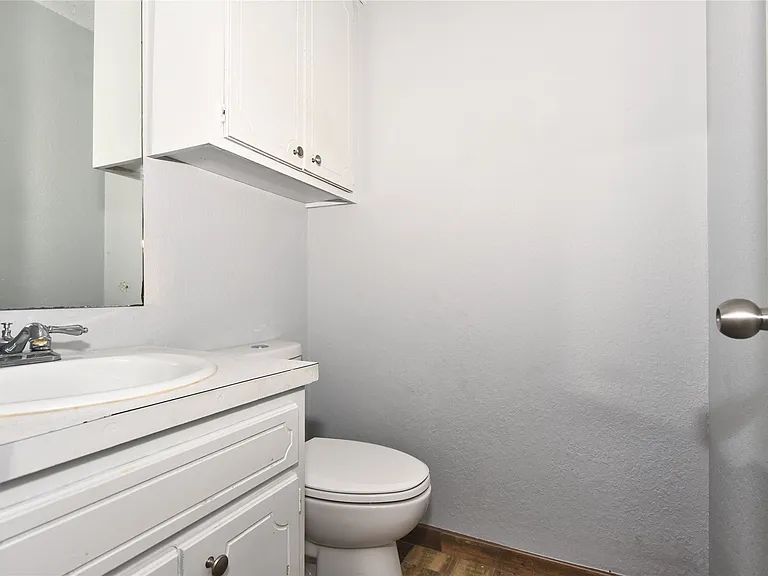 317 W Linda St — Photo 17