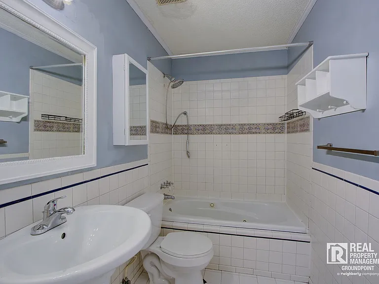 7945 Parklane Ct #905-E — Photo 16