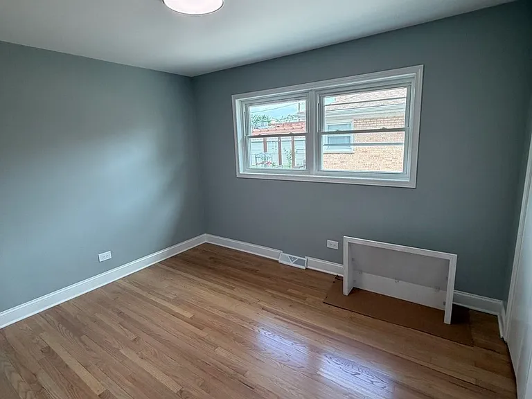 8908 Ozark Ave — Photo 11