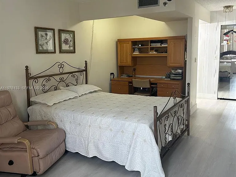 900 Saint Charles Pl #316 — Photo 48