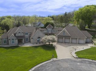 1000 Apache Ct, Fort Atkinson, WI 53538