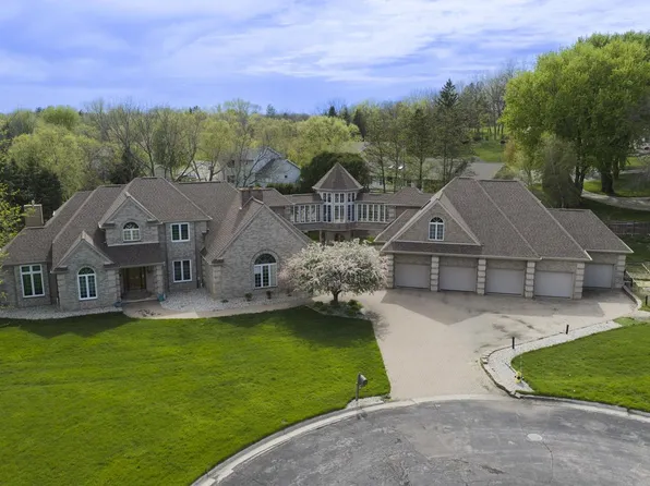 1000 Apache COURT, Fort Atkinson, WI 53538
