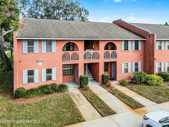 2nd image of 1745 Harrison St APT 219