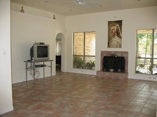 4th image of 123 ENCINO DR