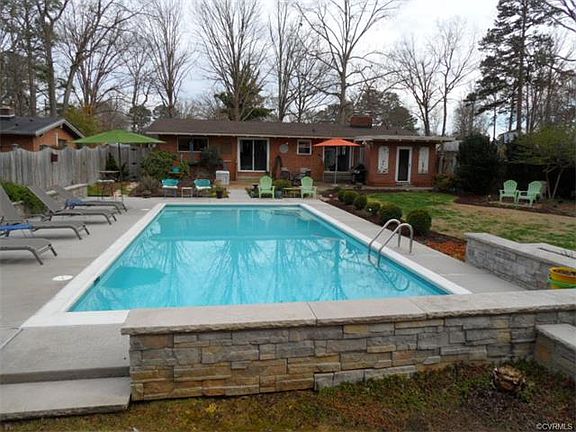 3rd image of 800 Westriver Dr