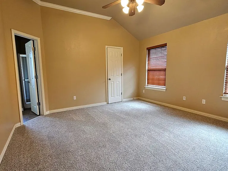221 Dollina Ct — Photo 11