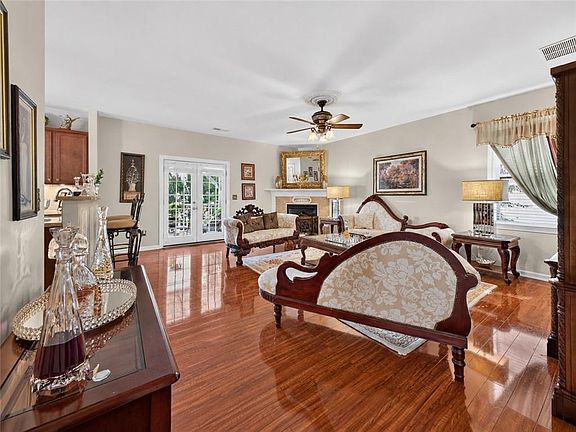 4th image of 3530 Anna Ruby Ln