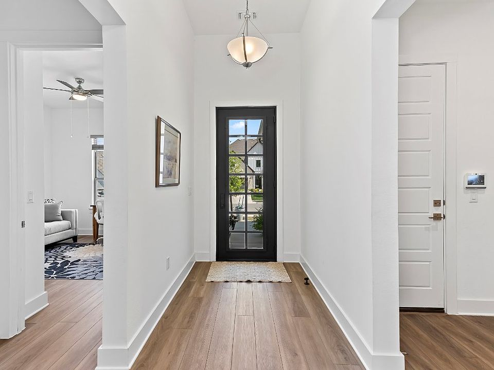 1st image of 523 Hallwood Dr #523