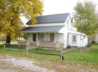 301 S 2nd St, Chalmers, IN 47929