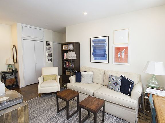 2nd image of 172 Waverly Pl APT 1C