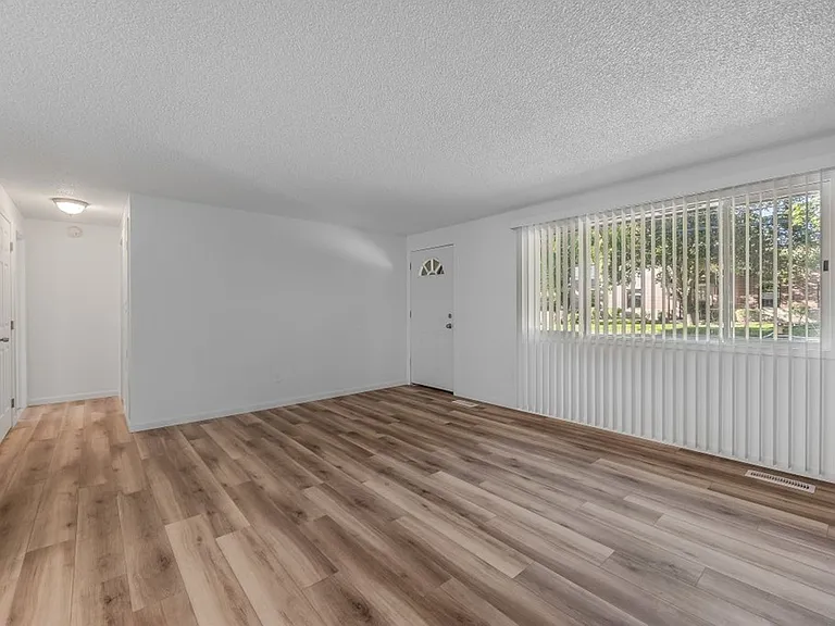 924 W Emma Ave #A — Photo 3