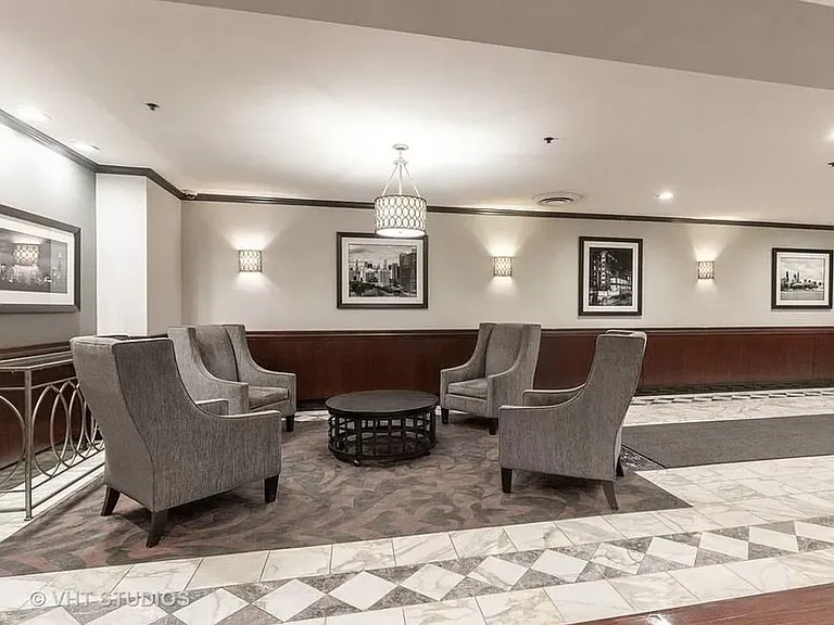 40 E 9th St #414 — Photo 3
