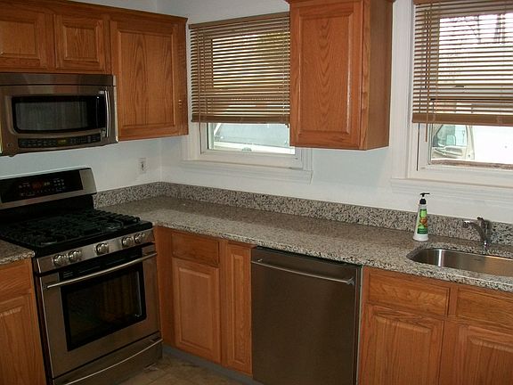 KITCHEN- BUILT IN MICROWAVE