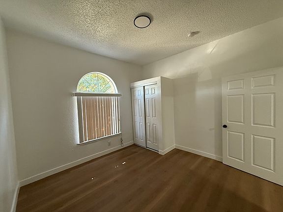 3rd image of 1431 E 59th Pl