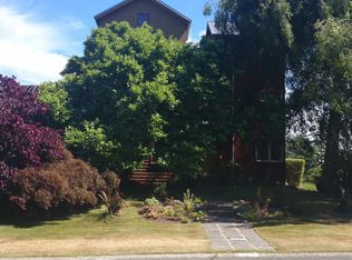 2252 Viewmont Way W, Seattle, WA 98199