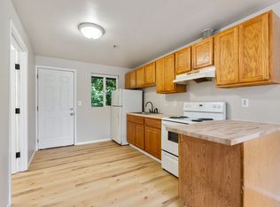 6043-6051 NE Simpson St #1, Portland, OR 97218