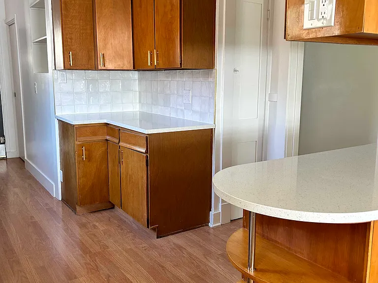 201 Bryn Mawr Dr SE — Photo 18